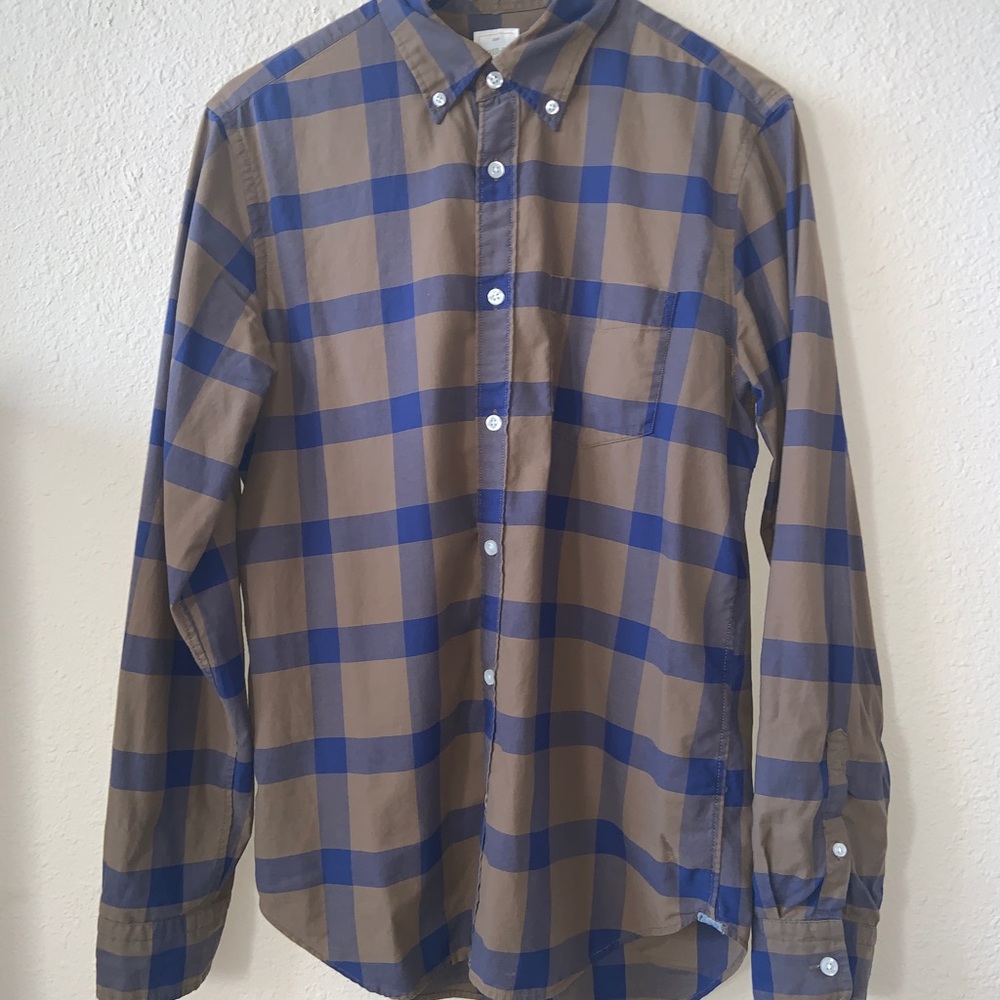 Gap men’s long sleeve button down shirt (medium)